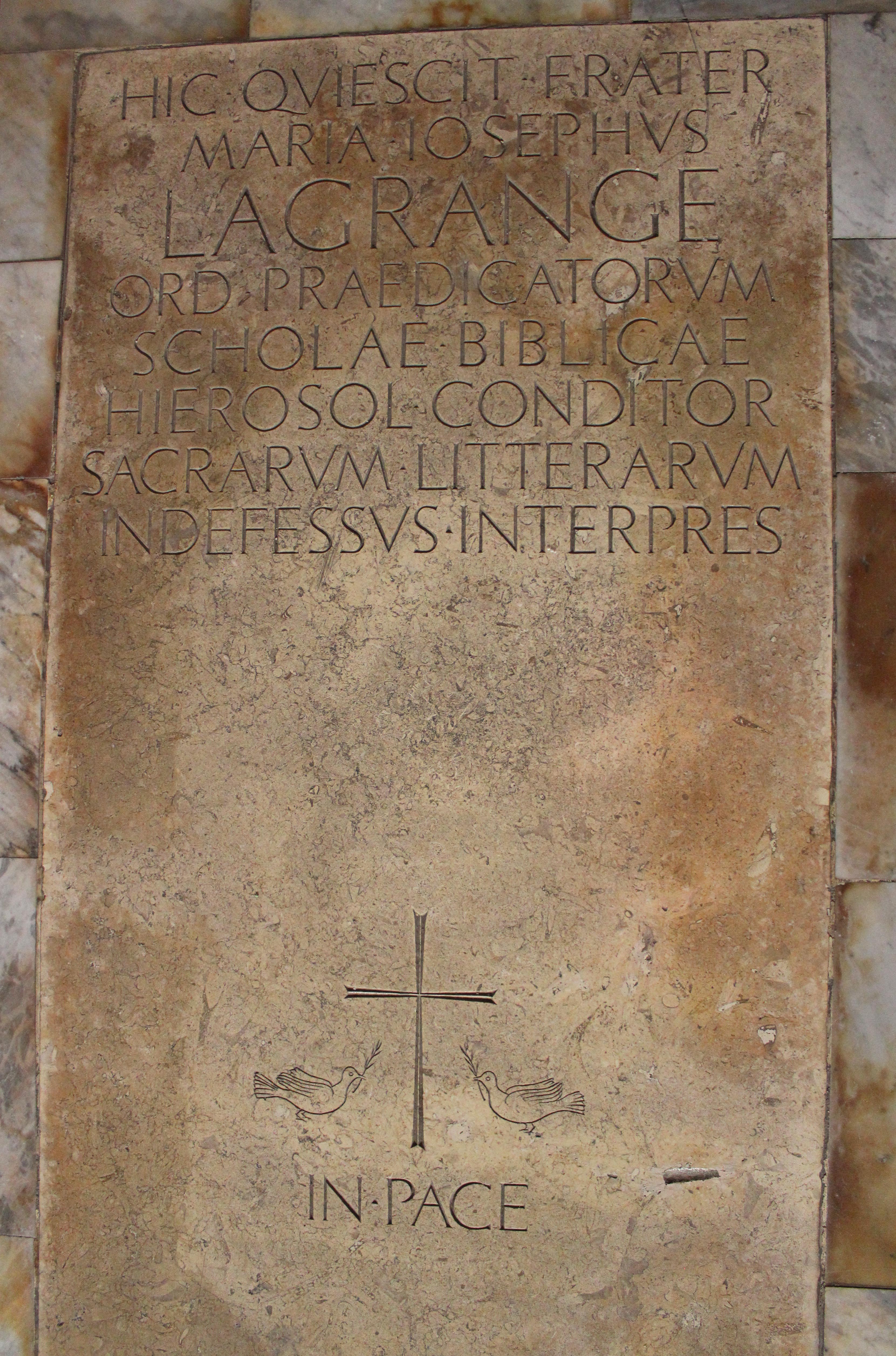 Pierre tombale du Père Lagrange